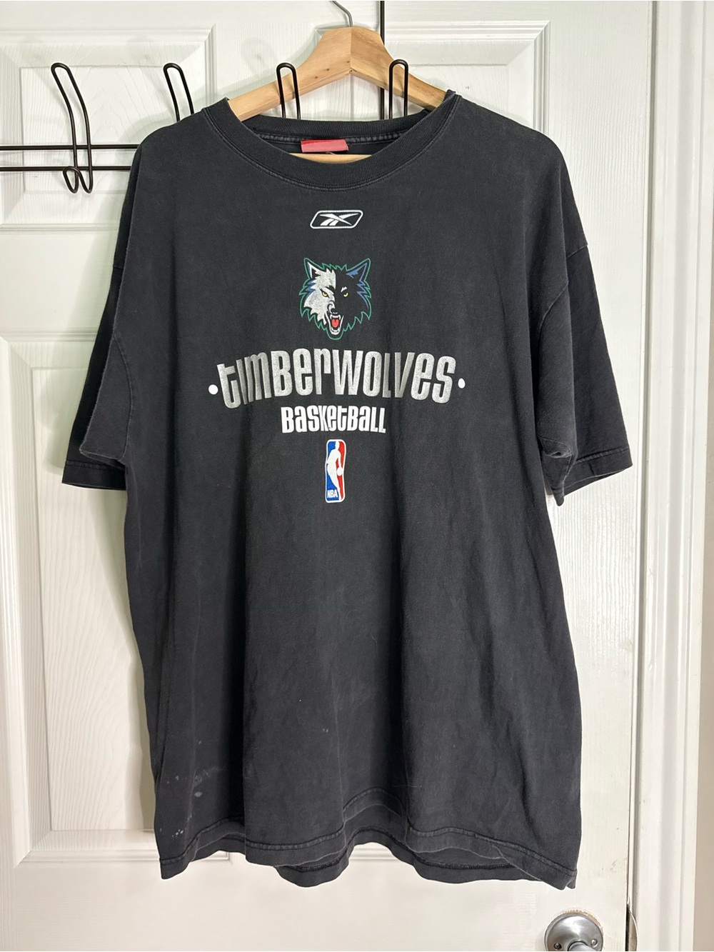 Vintage Reebok Black Timberwolves NBA Tee with Wolf Logo